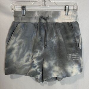 Vitality Be the Change Shorts in Tie-Dye Gray